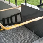 Похилий підйомник для інвалідного візка зі сталевою платформою