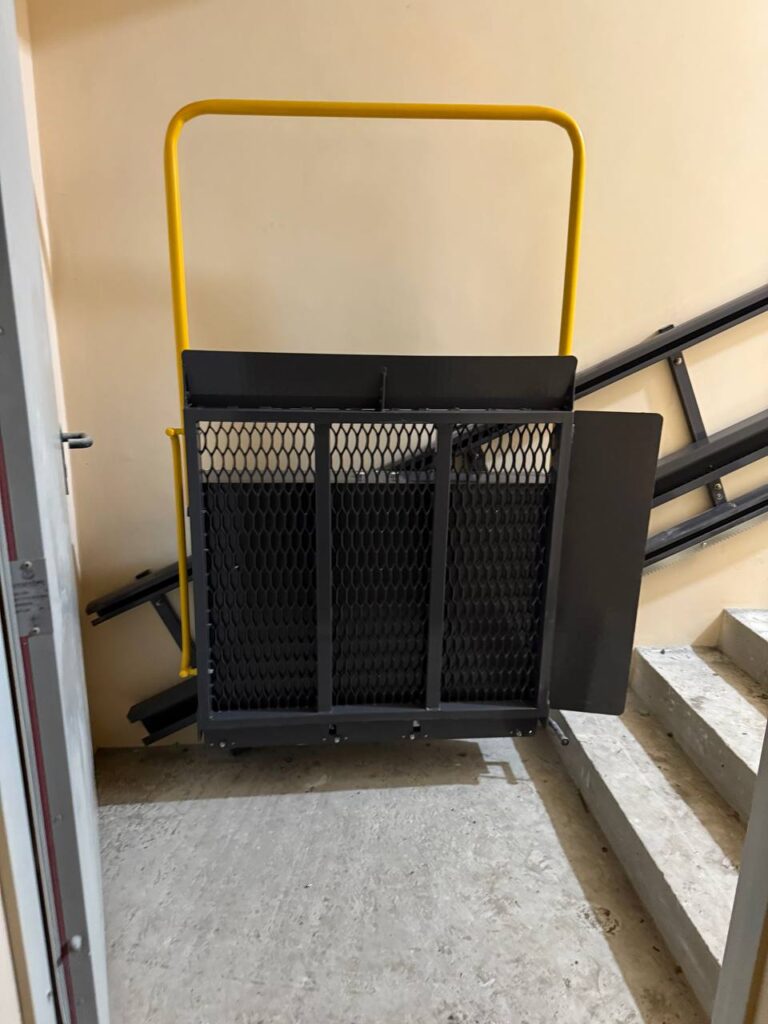 Похилі підйомники для візків від виробника